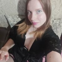 Blonde soumise à Marseille propose plans érotiques intenses et inoubliables